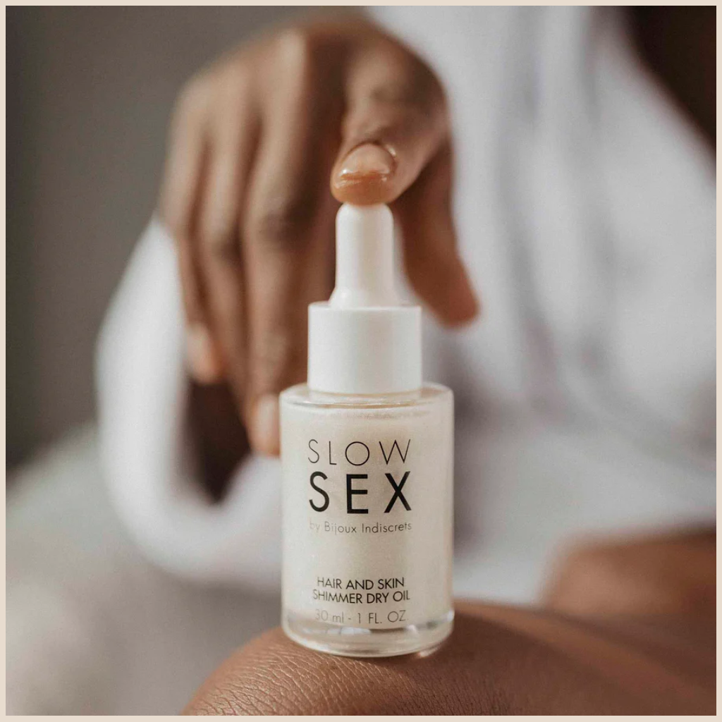 BIJOUX INDISCRETS – ACEITE SECO ILUMINADOR MULTIFUNCIONAL SLOW SEX